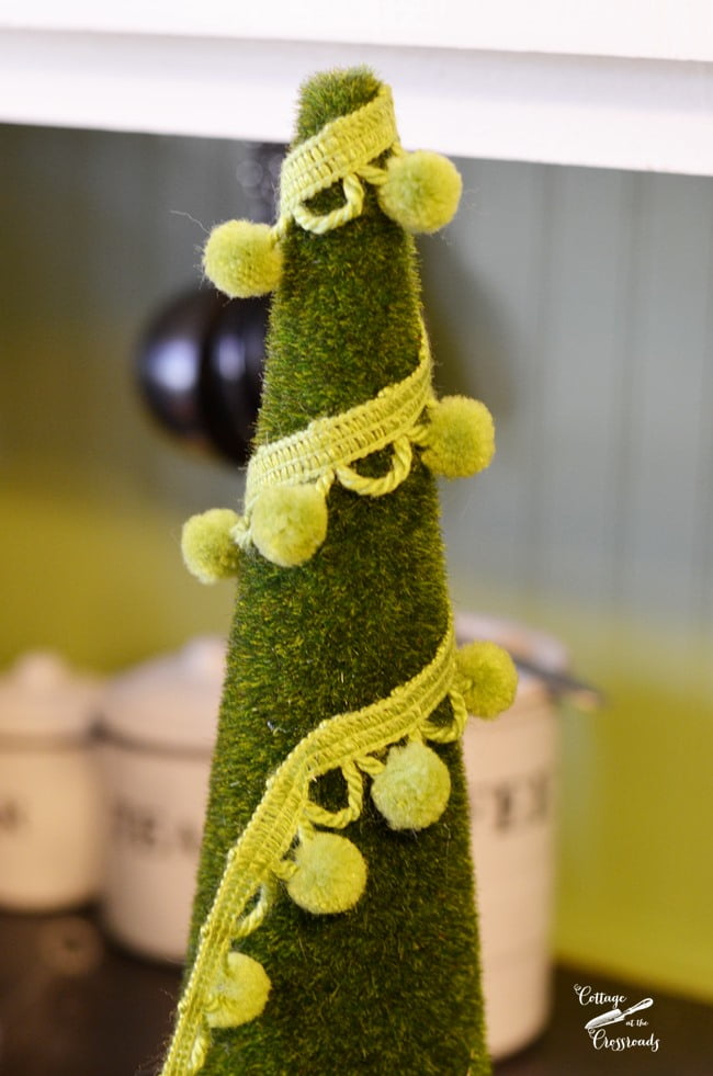 pom pom tree garland