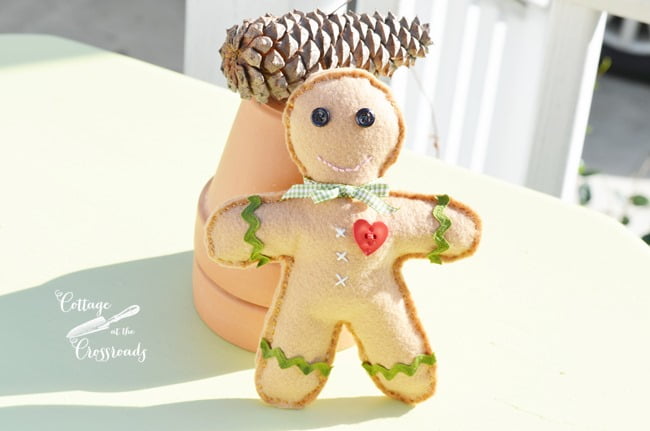 Handmade gingerbread boys and girls | cottage at the crossroads