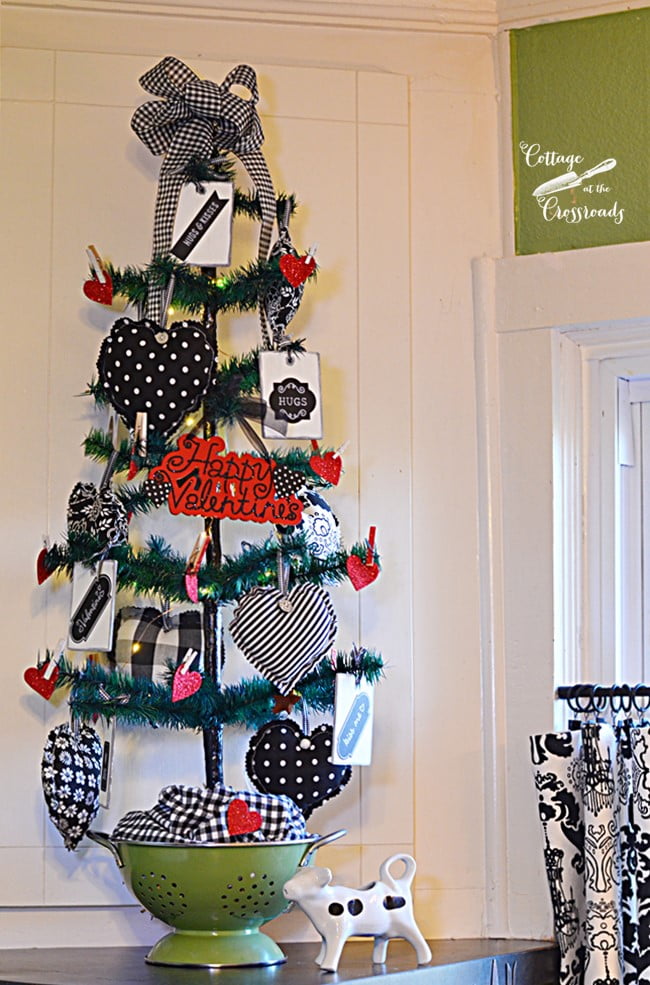 Valentine's day tree for the kitchen | cottage at the crossroads