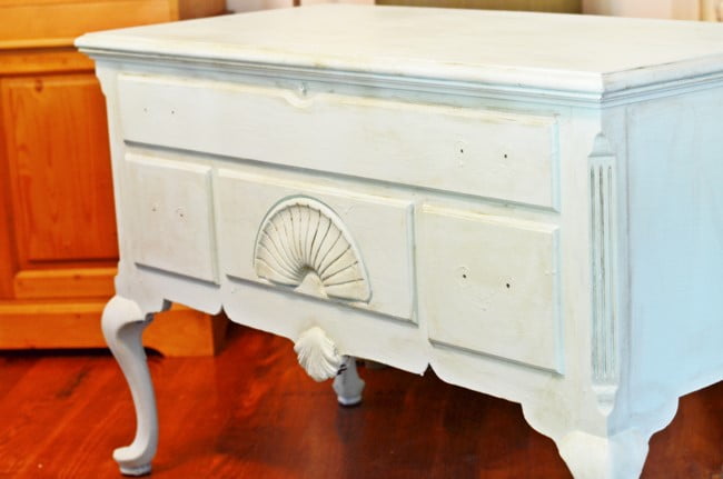 Cedar chest painted with aqua chalky finish paint | cottage at the crossroads
