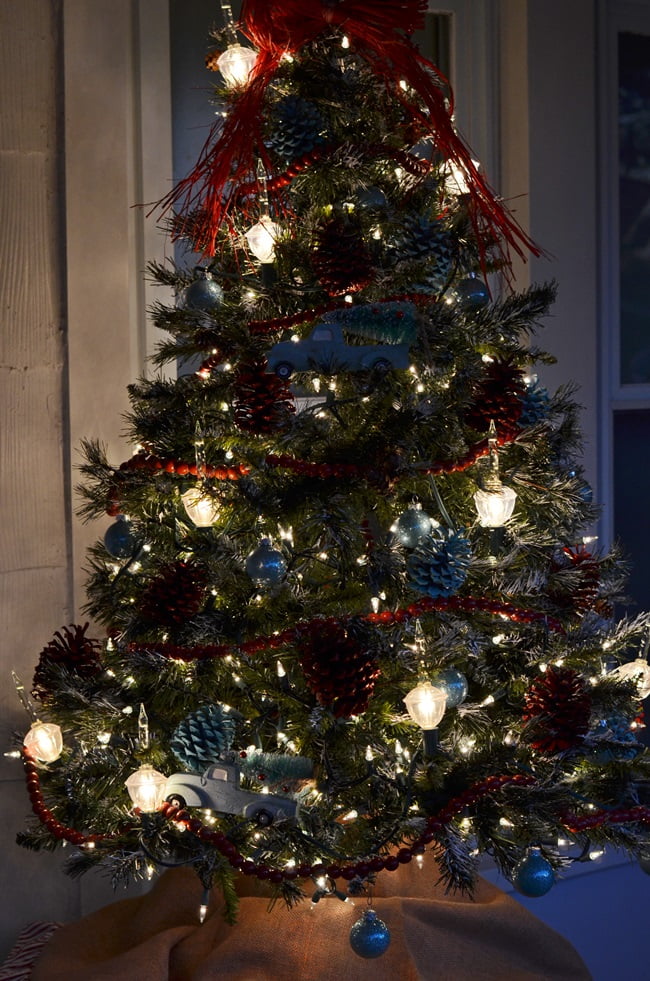 Bubble lights on the christmas tree