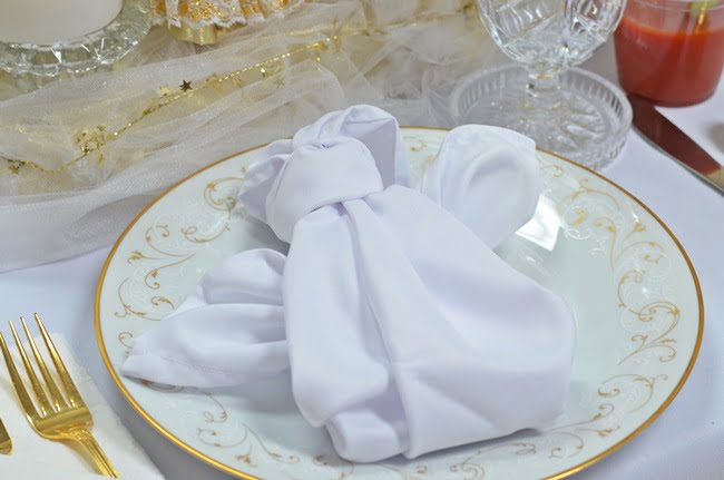 Angel tablescape