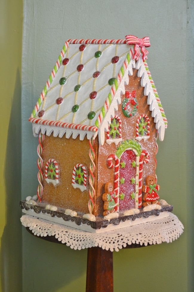 Gingerbread house | cottage at the crossroads