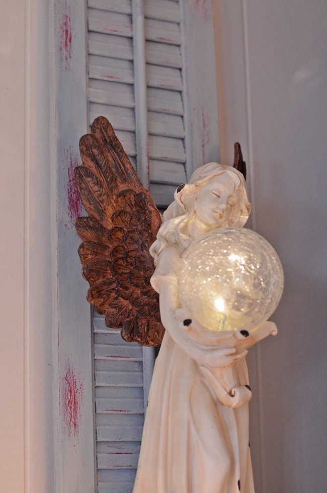 Angelic christmas mantel | cottage at the crossroads