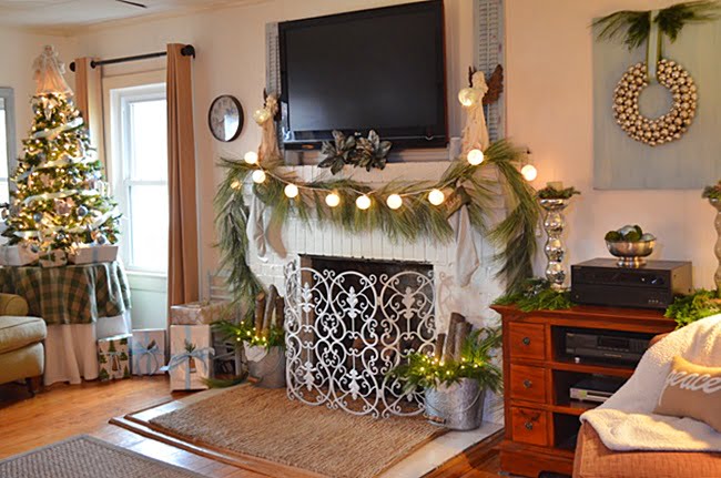 Angelic christmas mantel | cottage at the crossroads