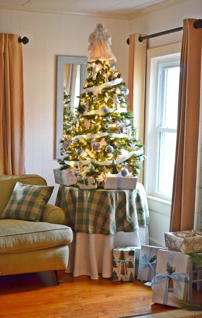 Blue and green christmas tree | cottage at the crossroads