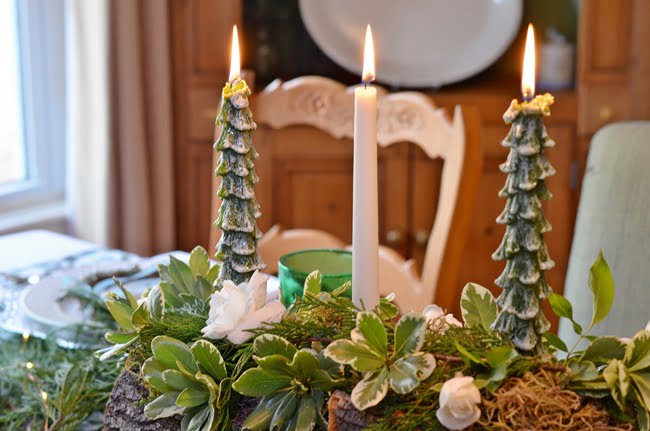 Yule log tablescape | cottage at the crossroads