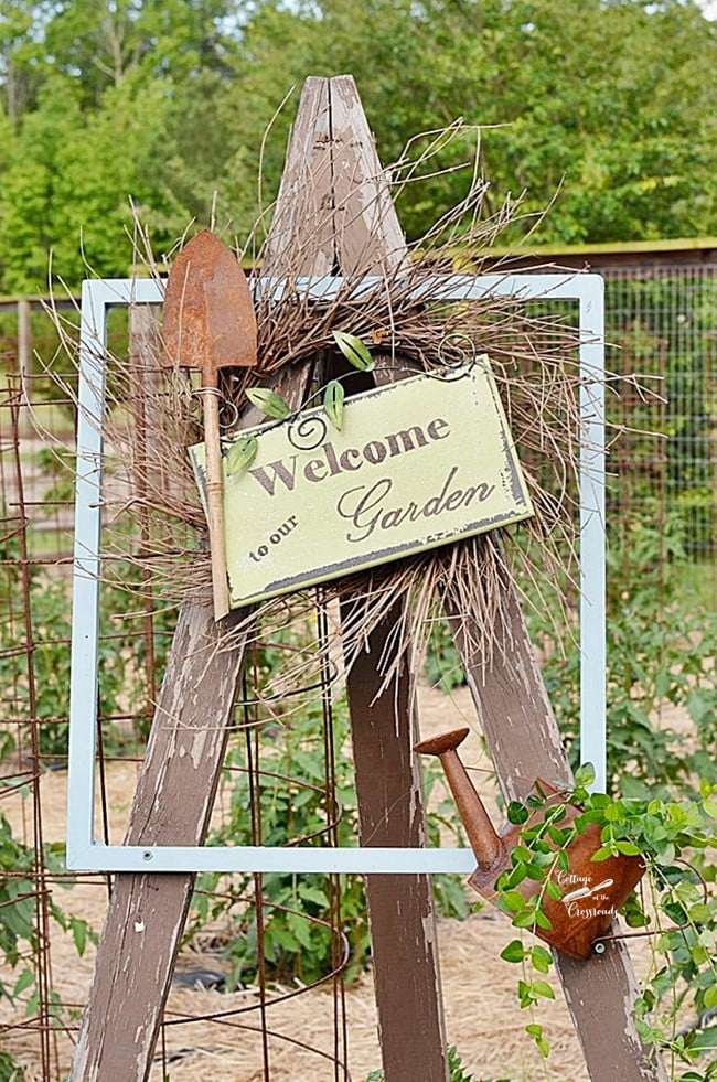 Summer garden welcome sign