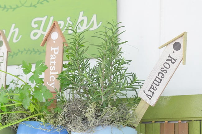 Herb plant markers in a hanging herb garden | cottage at the crossroads