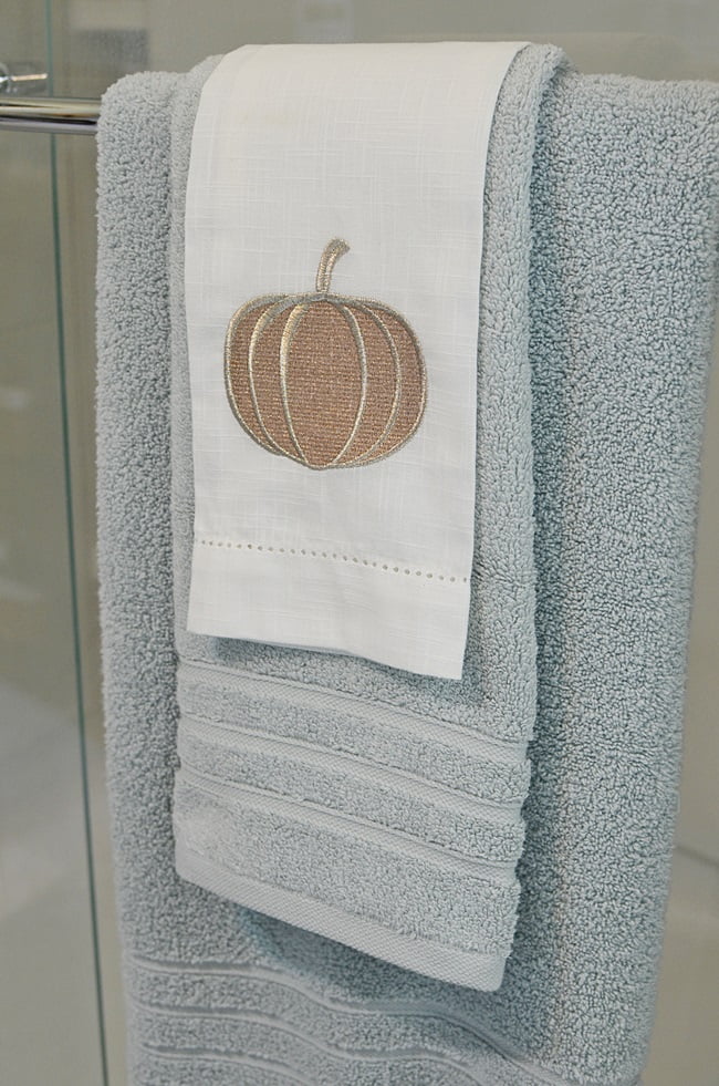 Fall Bathroom Towels and Decor Cottage at the Crossroads