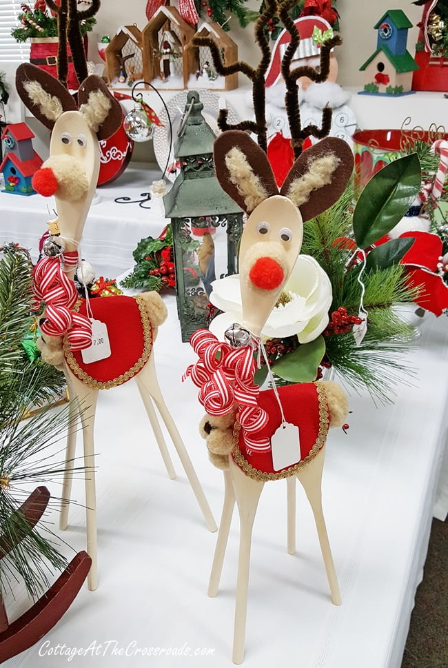 Christmas deer made from wooden spoons