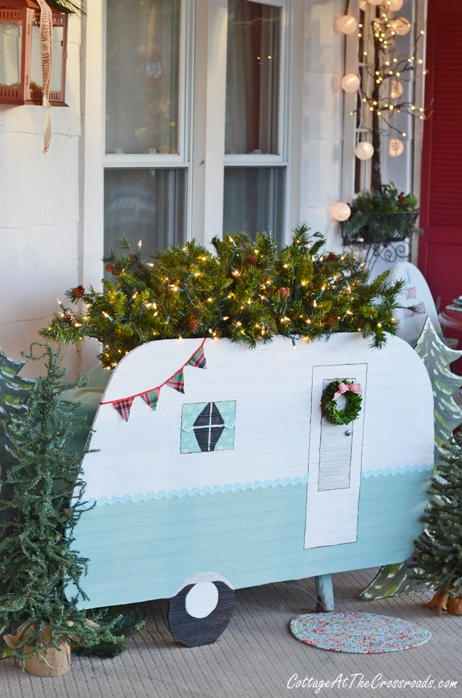 Vintage camper christmas front porch