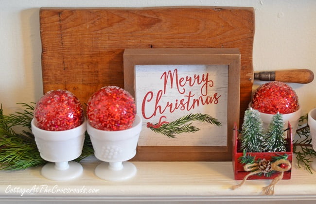 Christmas decorations in the dining room