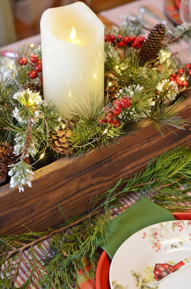 Christmas table centerpiece in an old pine box