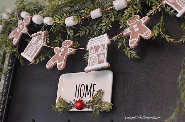 Christmas gingerbread and marshmallow garlands