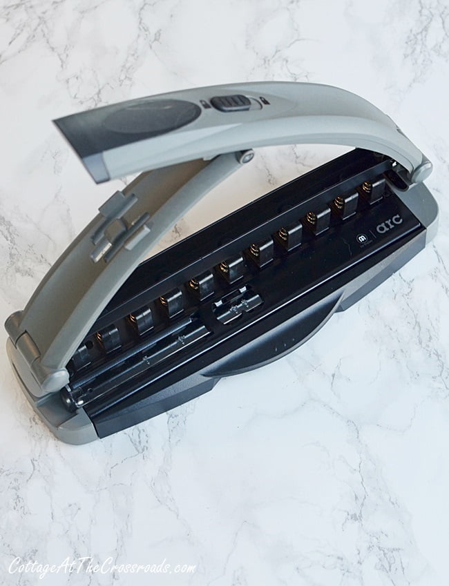 Discbound Hole Punch