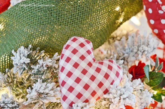 Gingham red and white heart