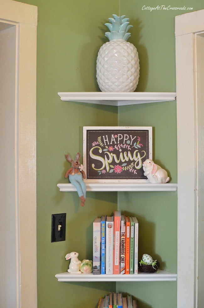 Corner shelves in a kitchen on a spring tour