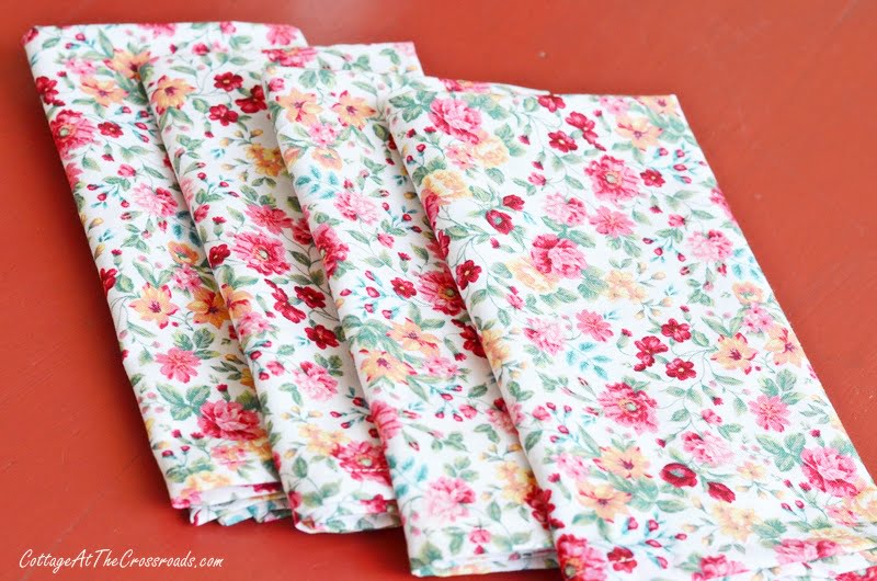 Cloth napkins with mitered corners