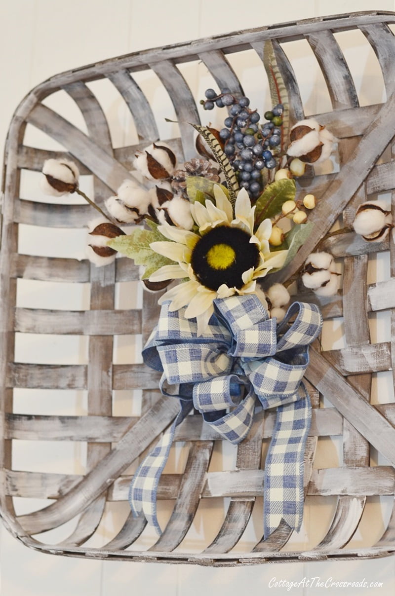 Fall arrangement in a tobacco basket