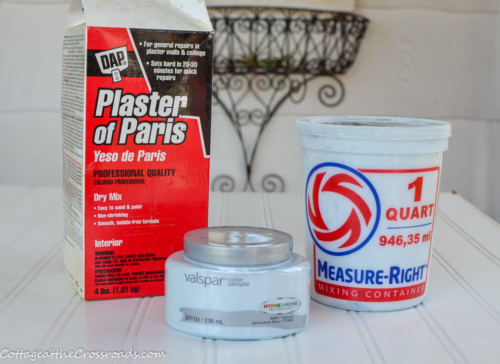 Ingredients used to make diy chalk paint