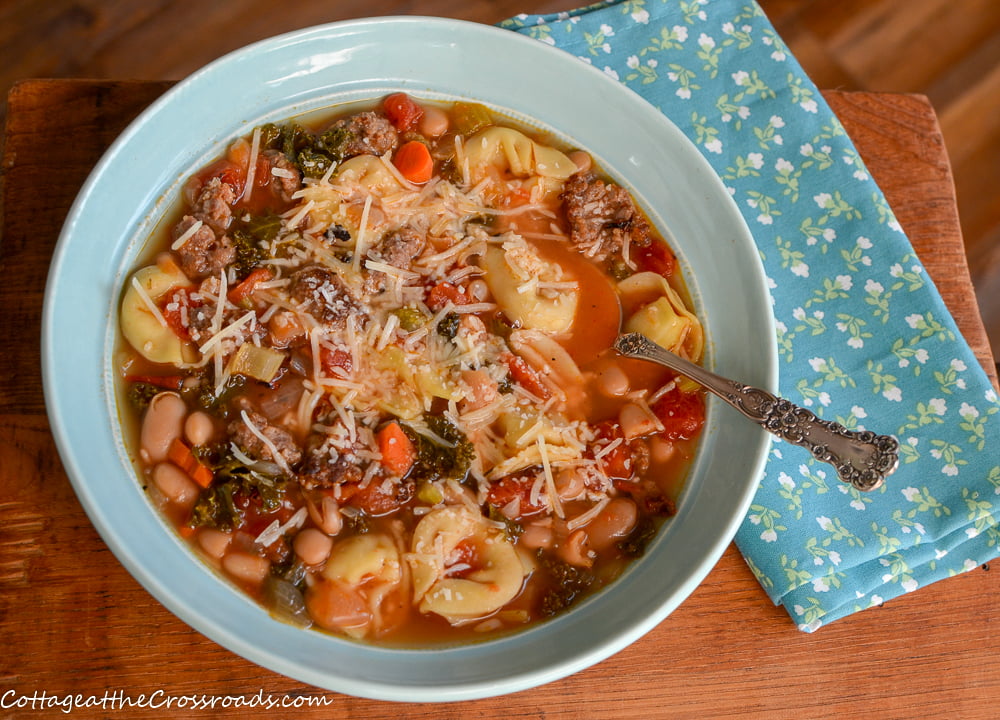 Italian sausage and cheese tortellini soup