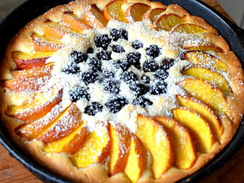 https://cottageatthecrossroads.com/wp-content/uploads/2019/06/peach-blackberry-buckle-square-500x375.jpg