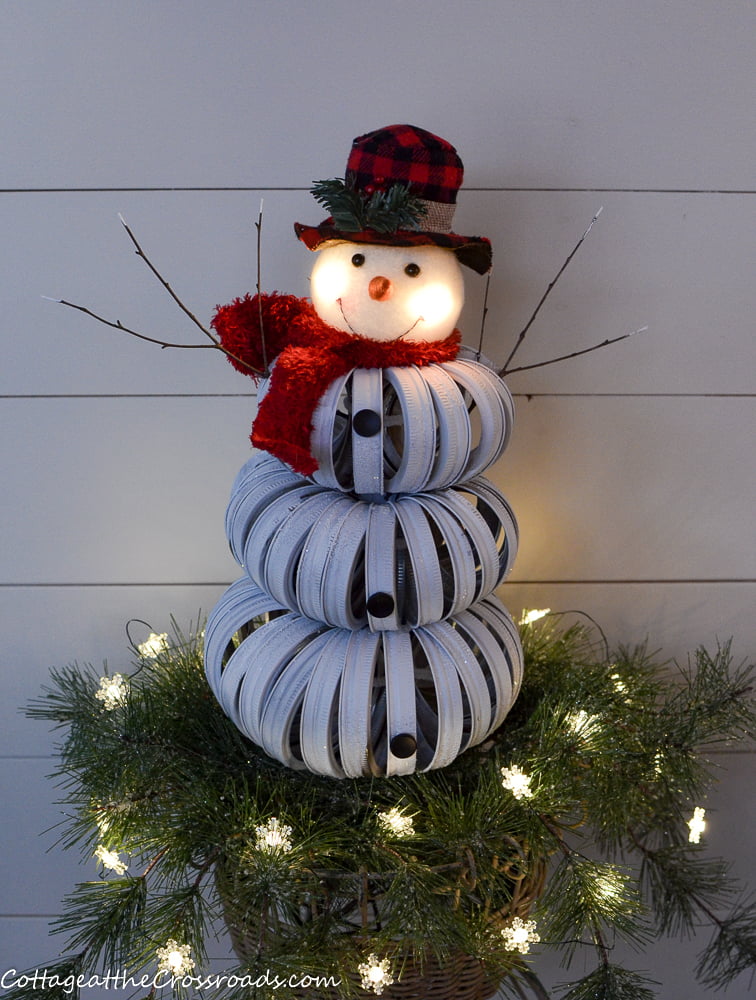 Canning ring snowman with a head that lights up