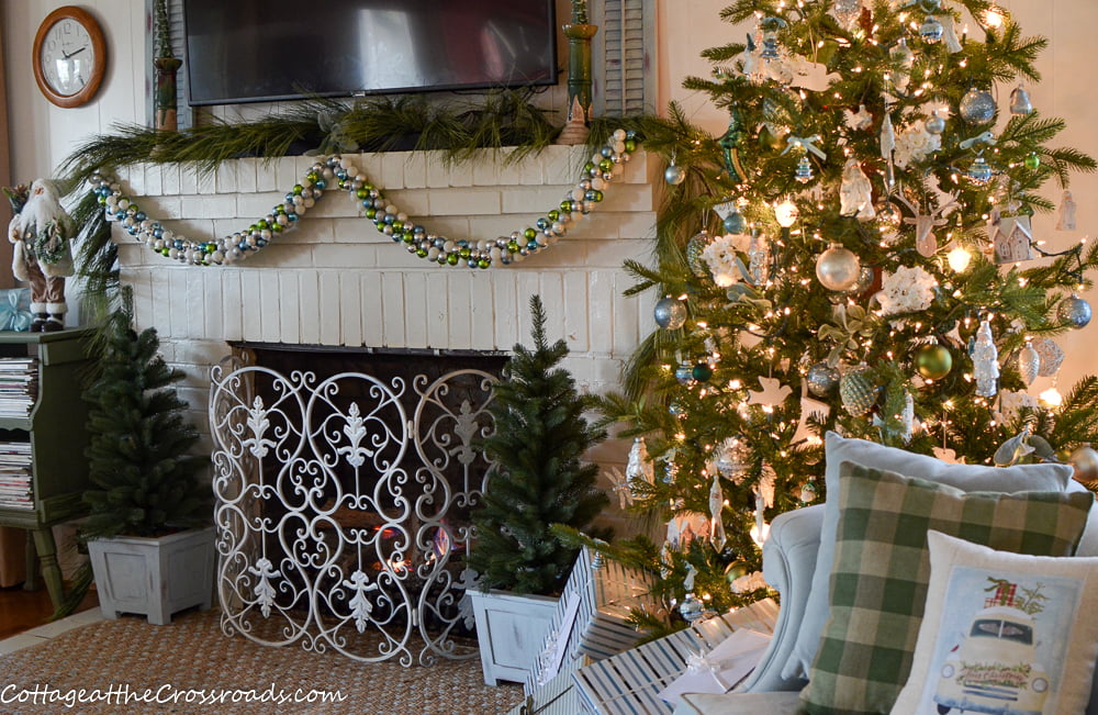 Country cottage christmas home tour