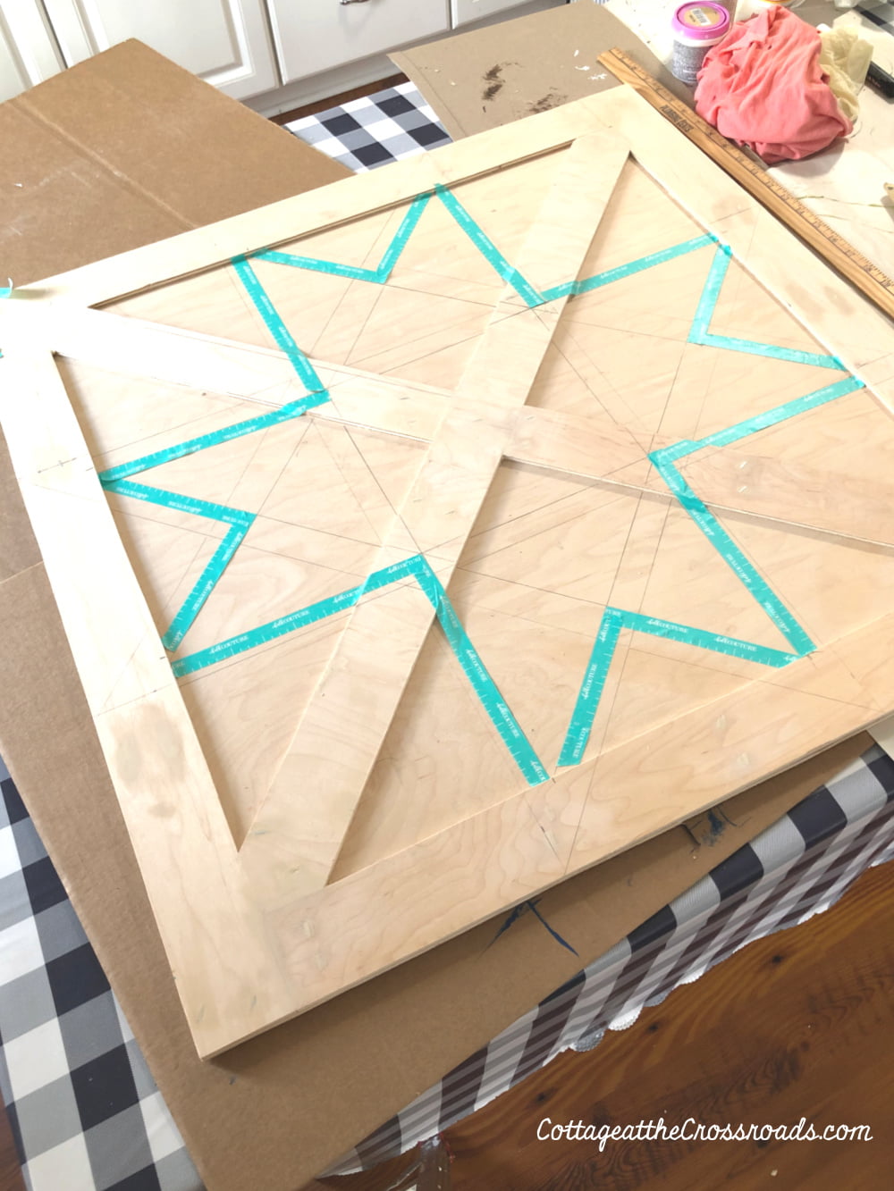 Outline of barn star quilt design