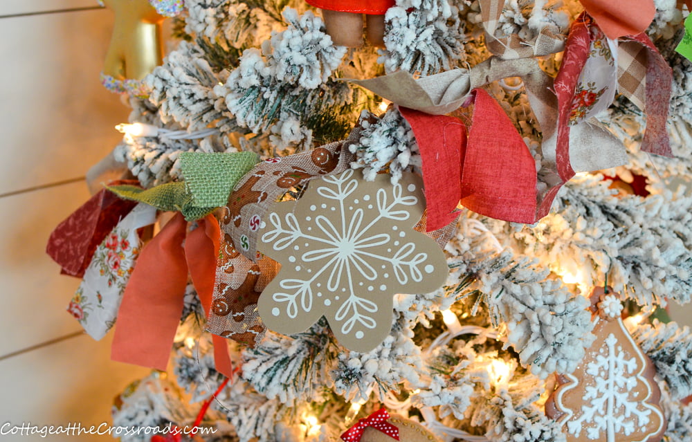 Gingerbread foam cookies