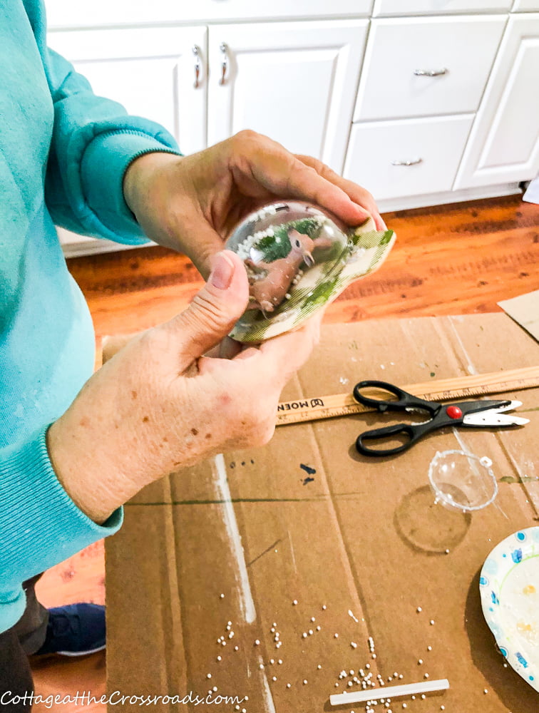 Snow globe ornament