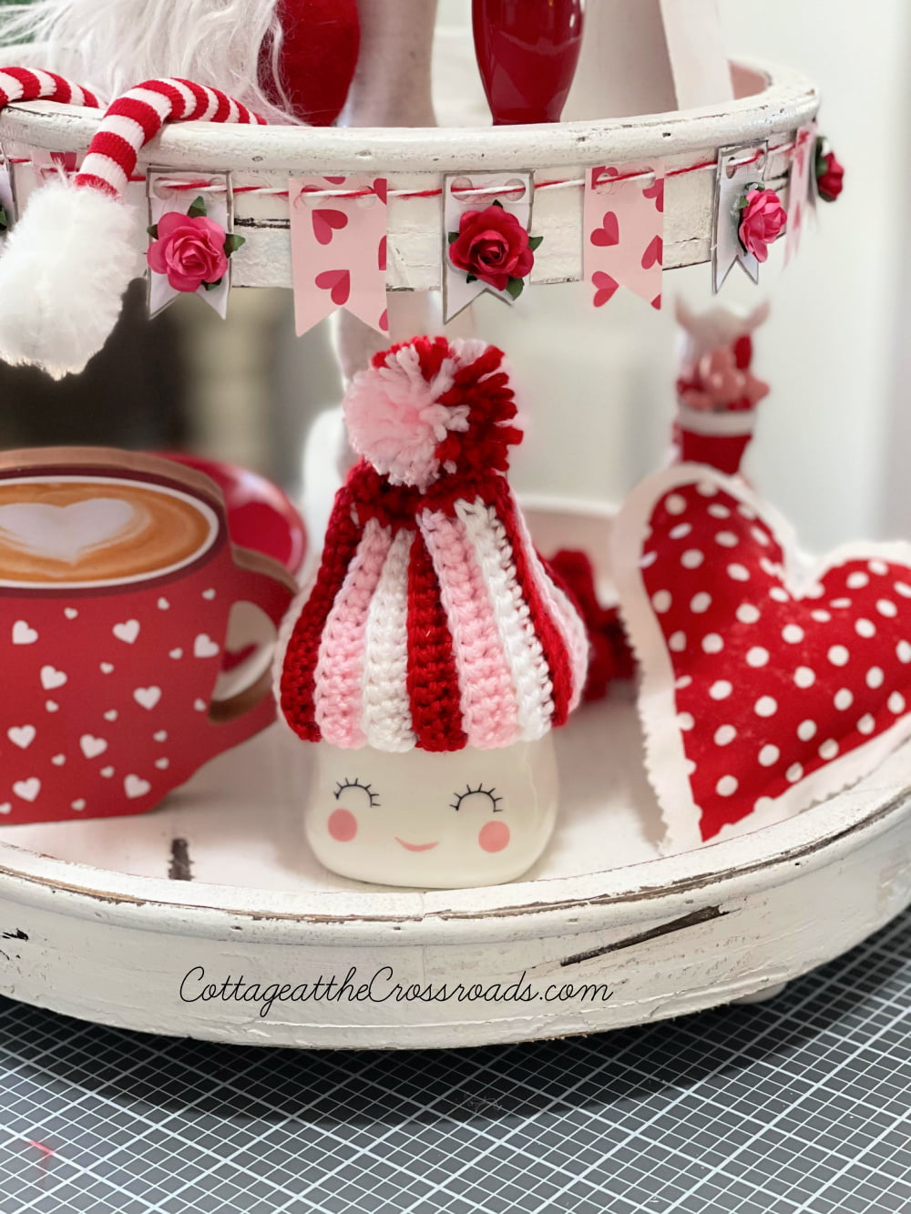 Mini bunting with roses and hearts