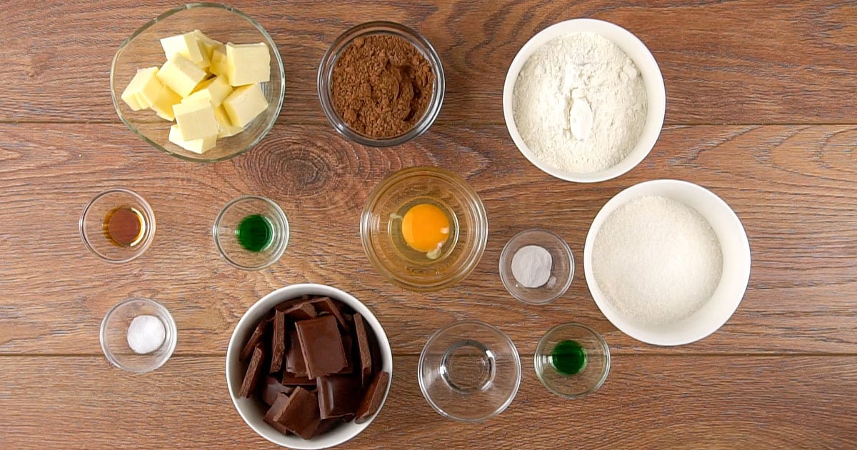 Ingredients to make homemade thin mint cookies