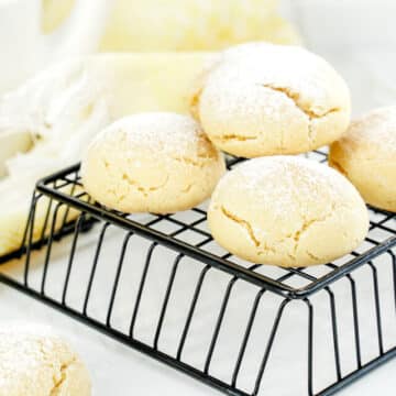Cropped snowball cookies square 2