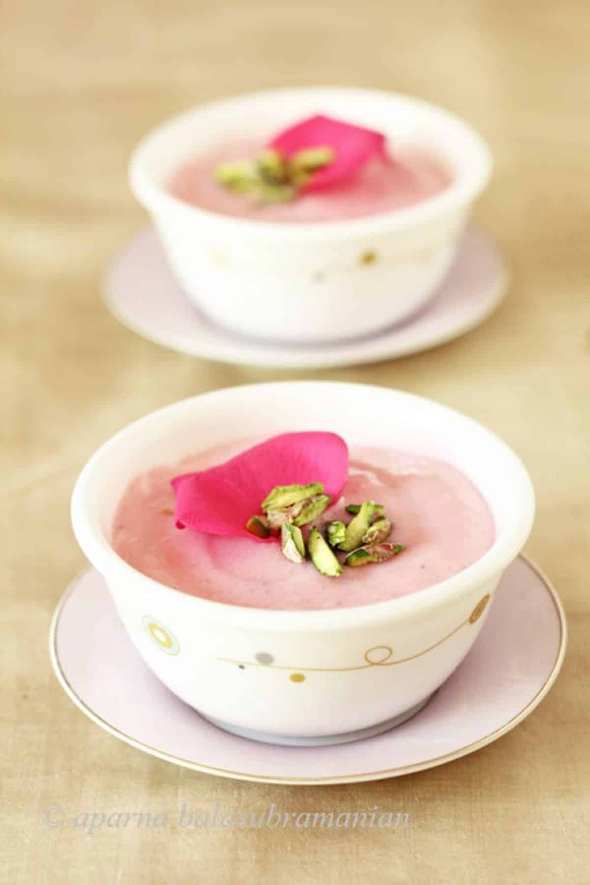 Delicious rose pudding in small bowls.