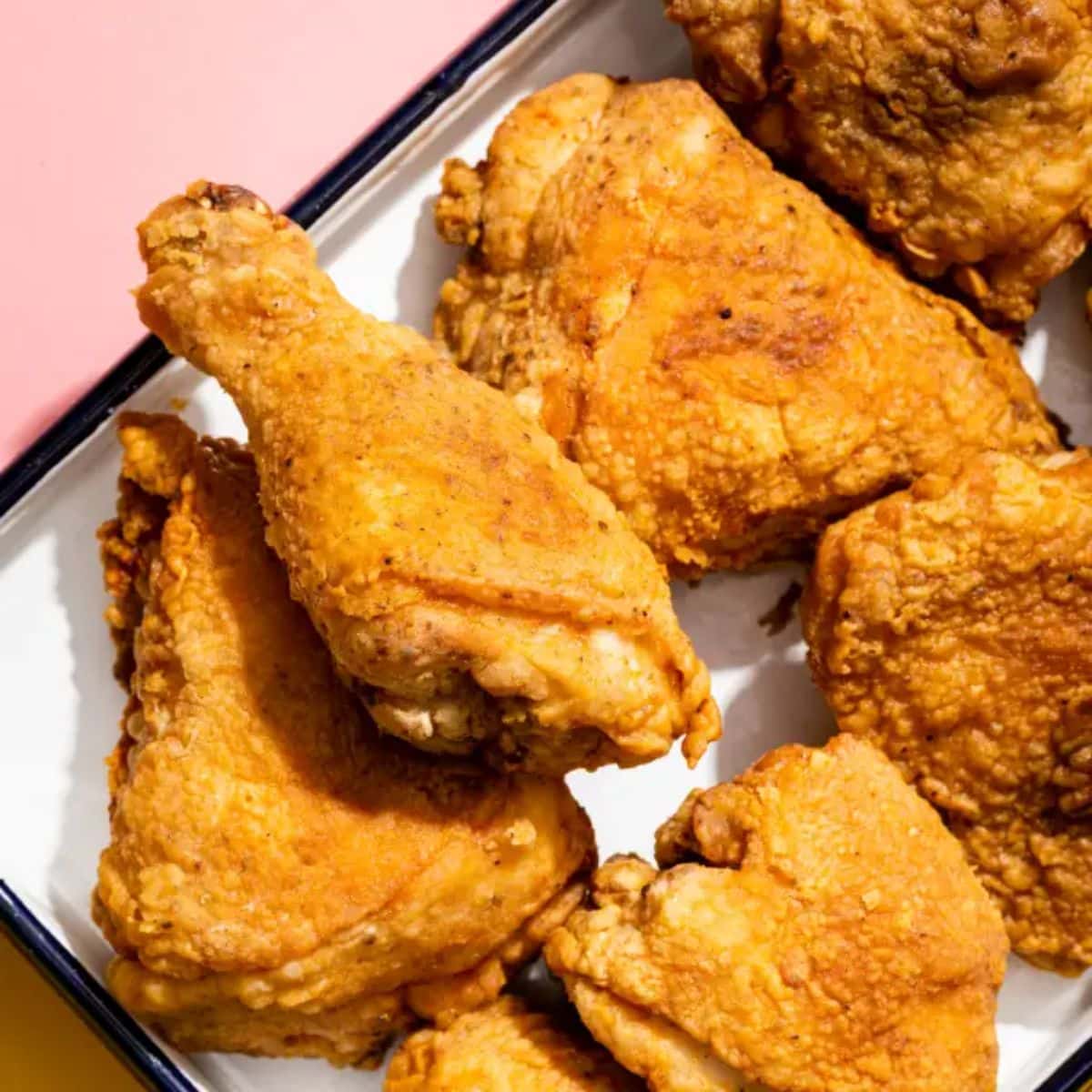 Delicious lard-fried chicken in a tray.