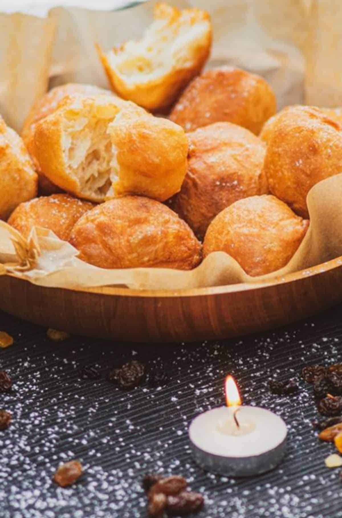 Crunchy ustipci fritters in a wooden bowl.