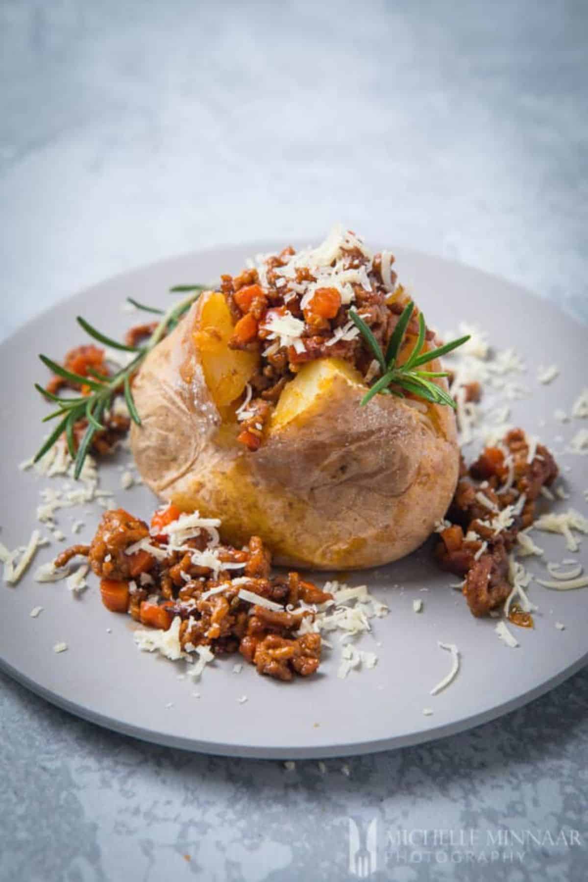 Scrumptious savoury mince on a gray plate.