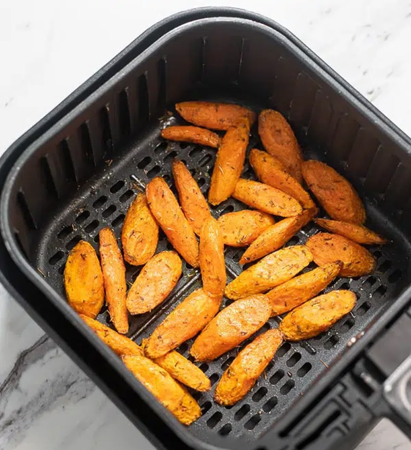 Air fried carrots with herbs