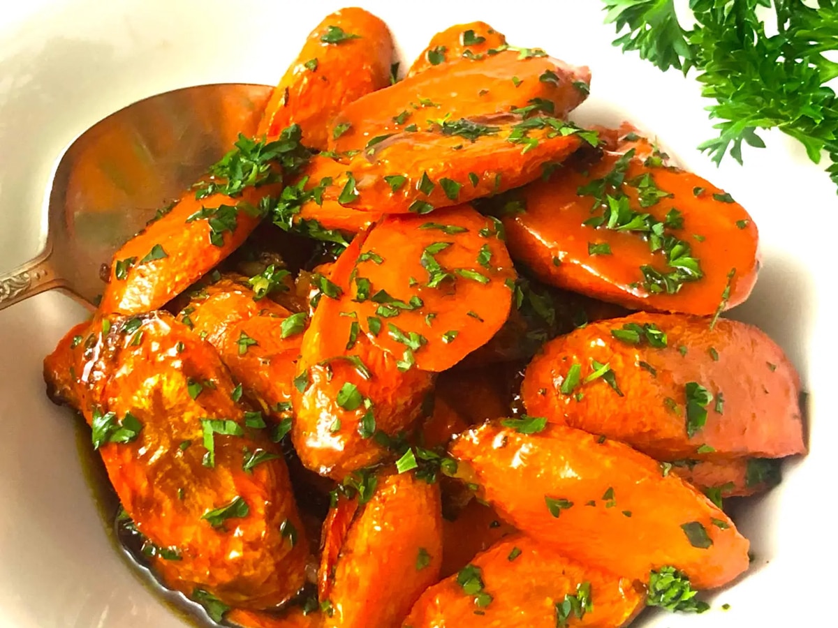 Air fryer carrots with parsley & brown sugar butter glaze