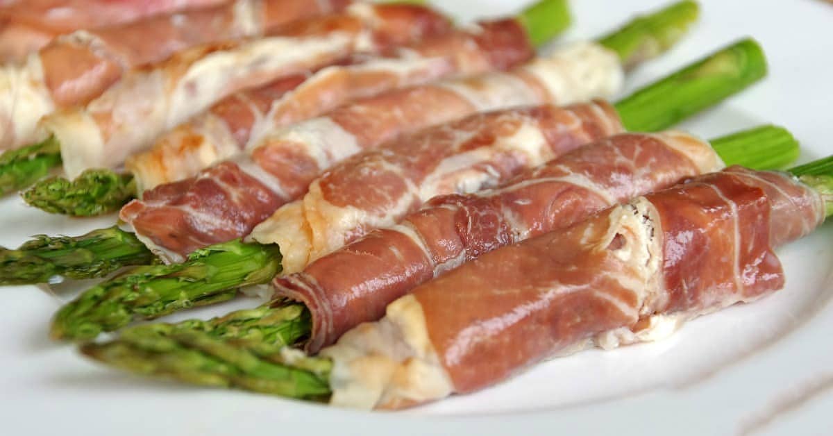 Asparagus with prosciutto and cream cheese appetizer