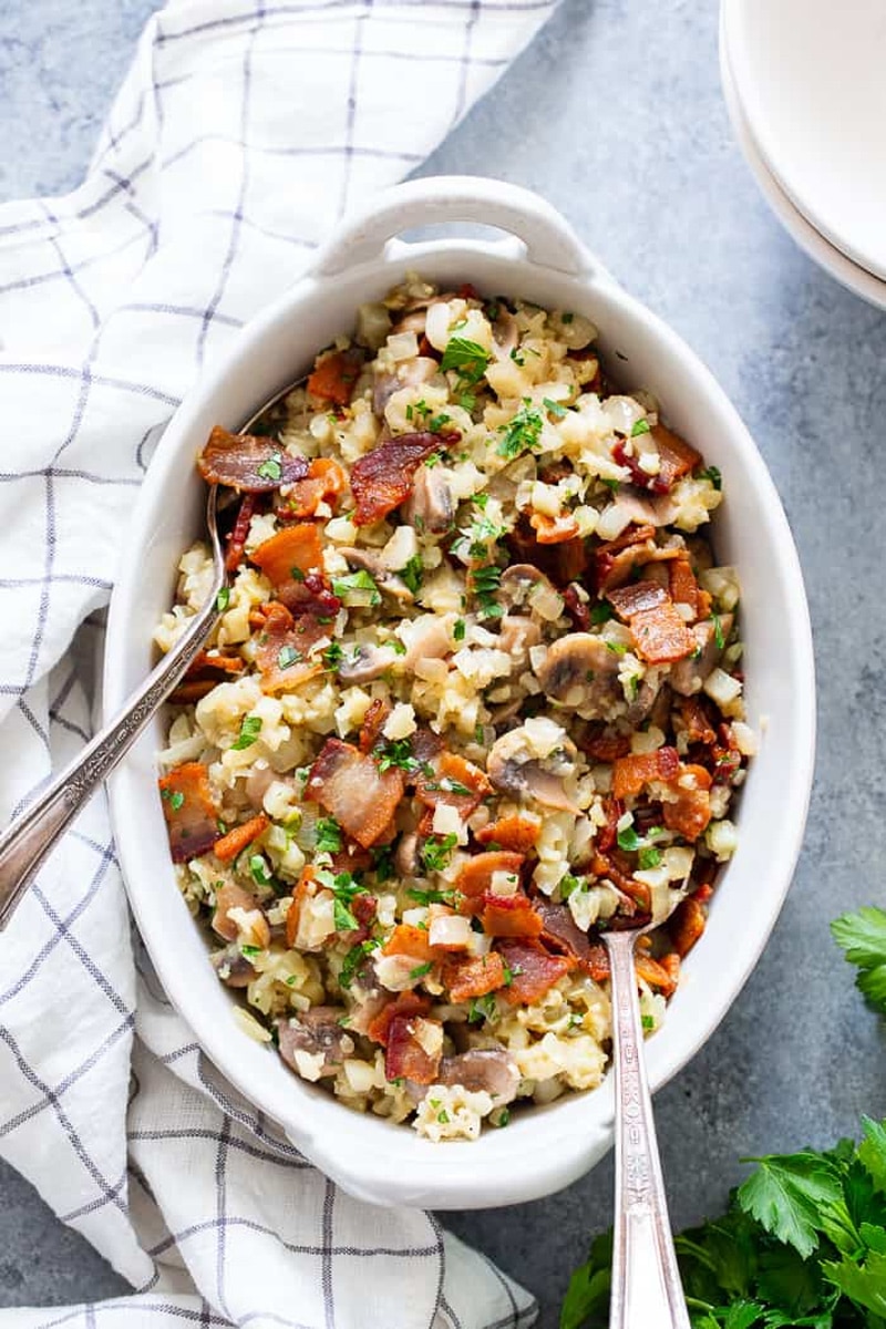 Cauliflower risotto with bacon and mushrooms