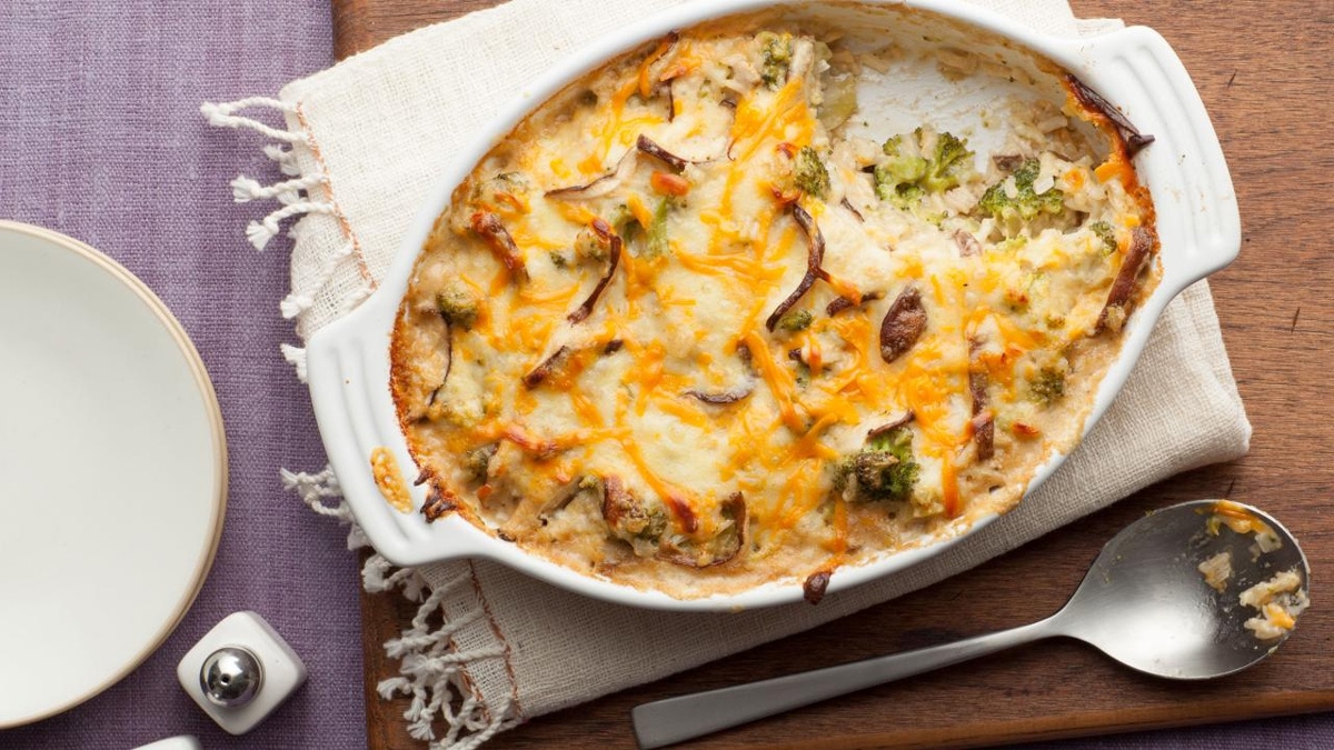 Cheesy mushroom and broccoli casserole