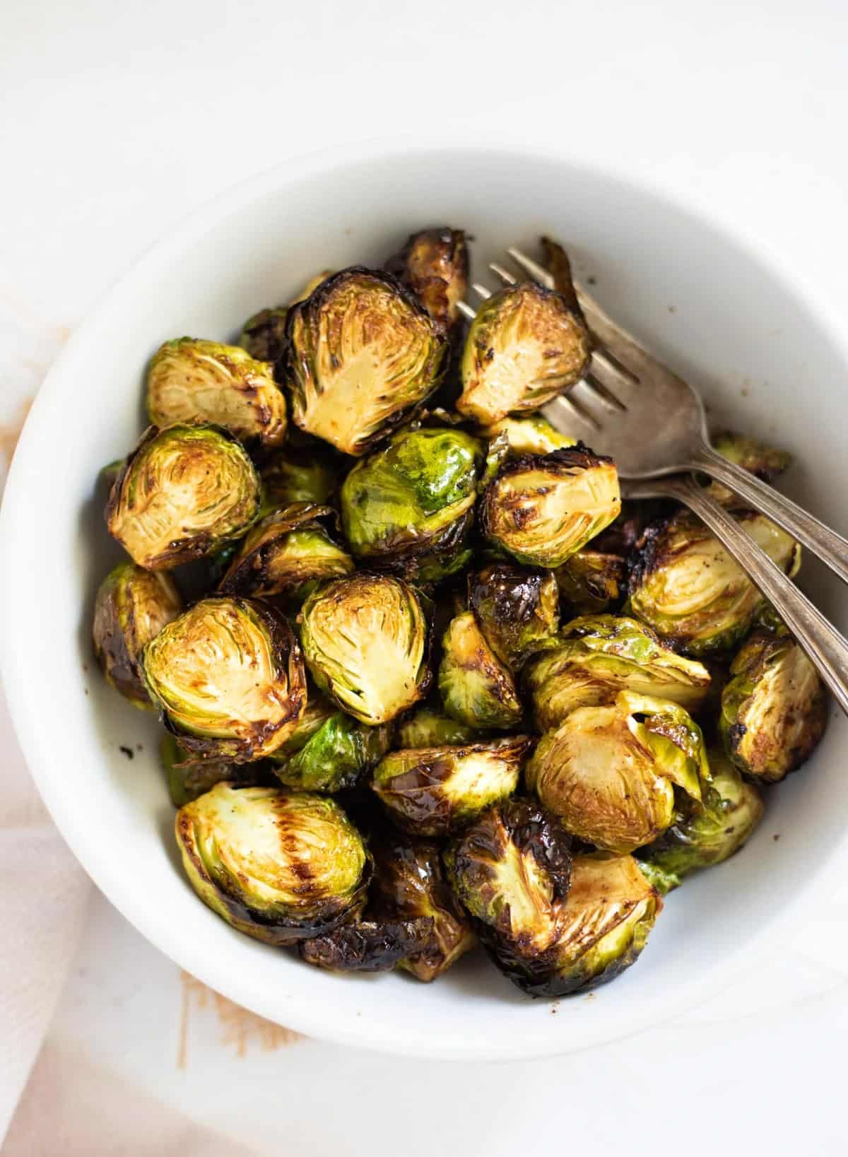 Crispy air fryer brussels sprouts
