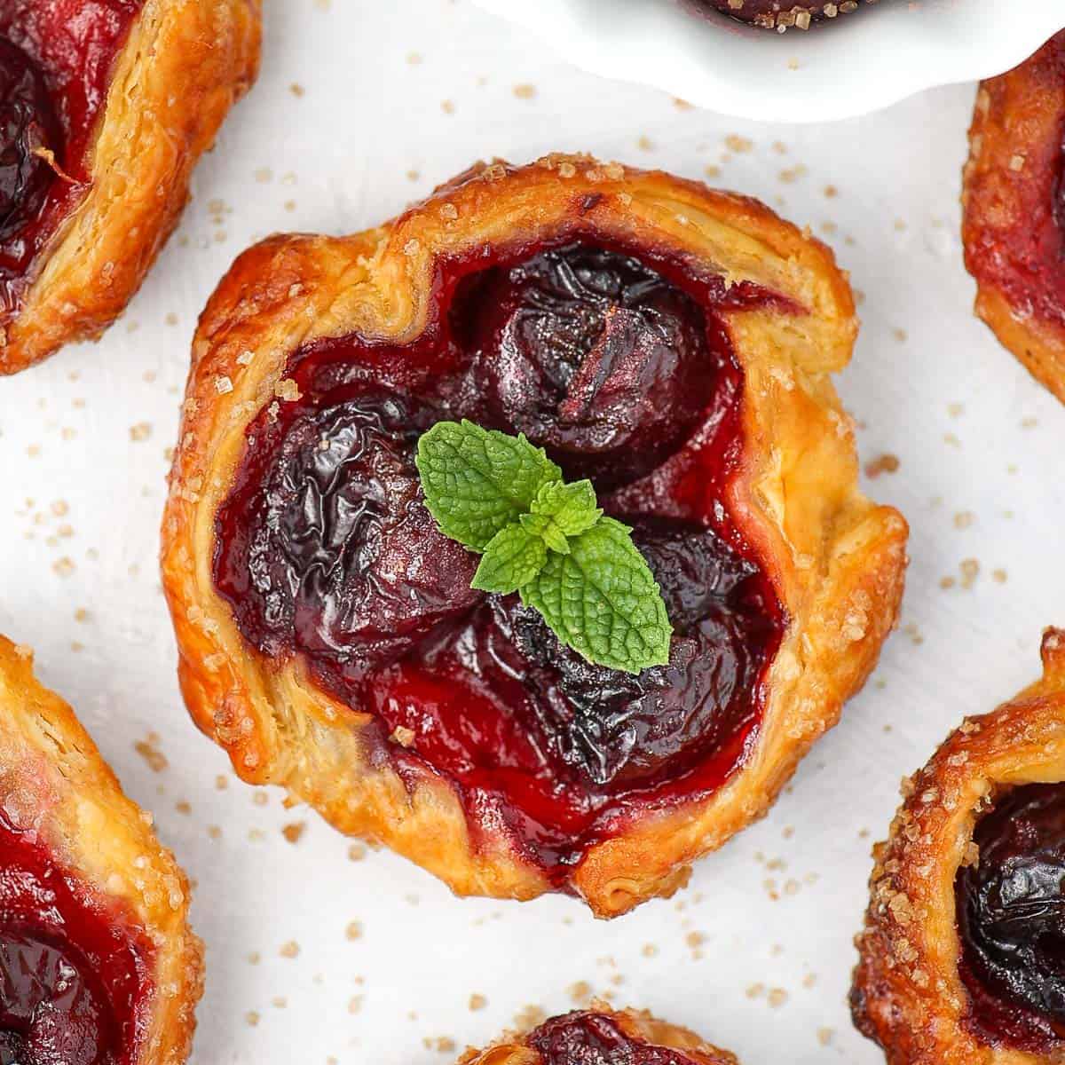 Easy cherry tartlets with puff pastry