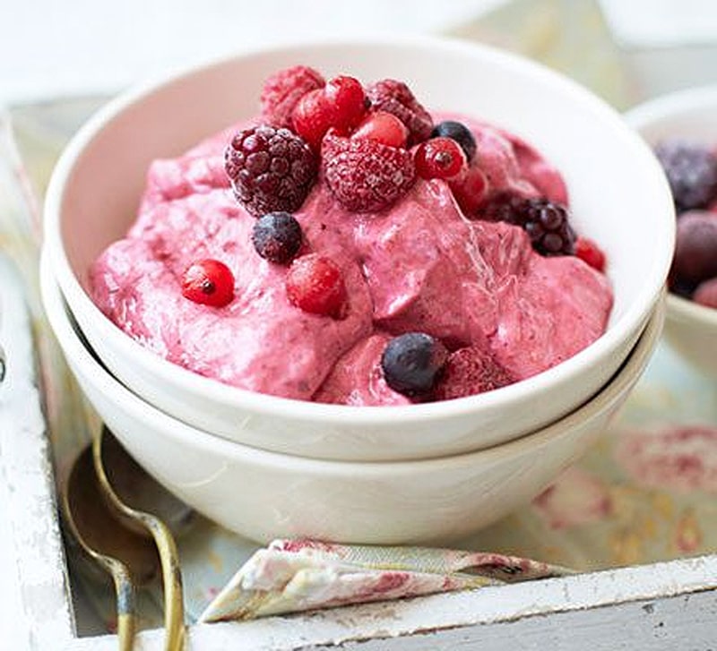 Instant frozen berry yogurt