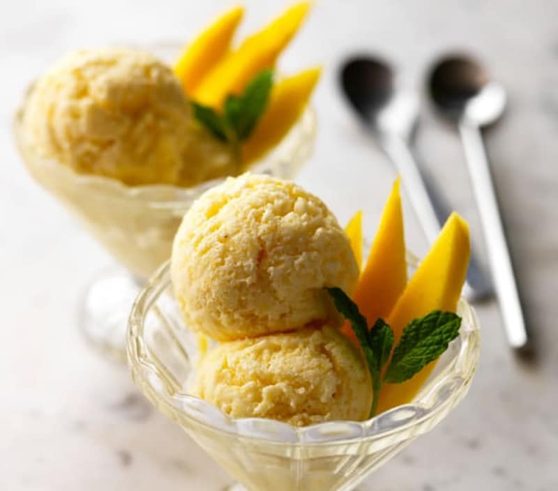 Mango & ginger frozen yoghurt