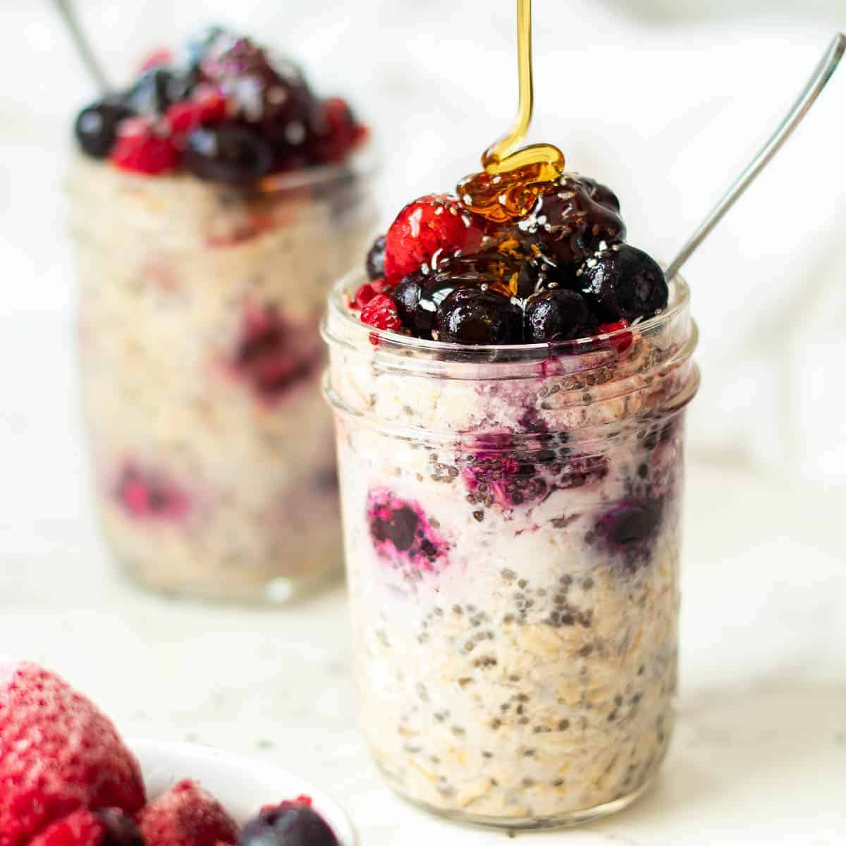 Overnight oats with frozen fruit