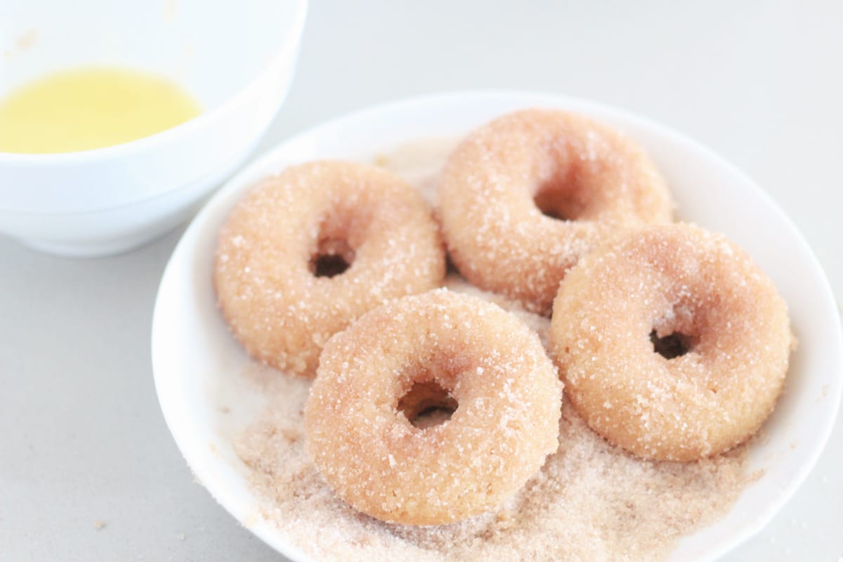 Quick and easy air fryer cake donuts